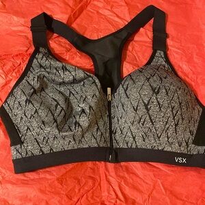 36 C Victoria’s Secret sports bra
